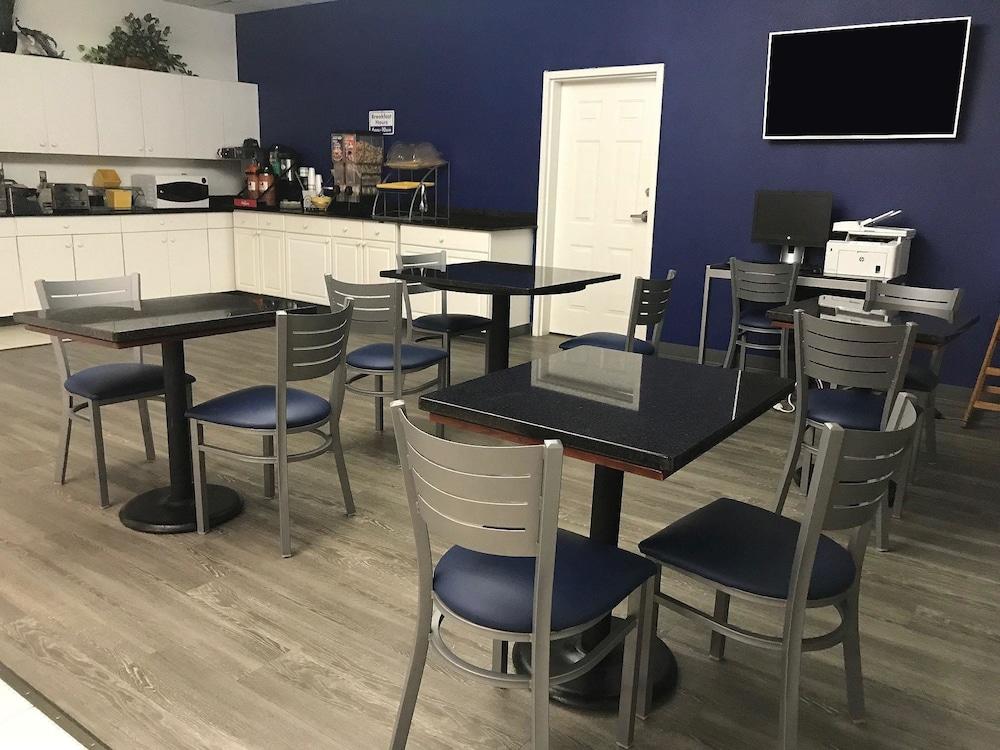 Americas Best Value Inn & Suites Sumter photo 12