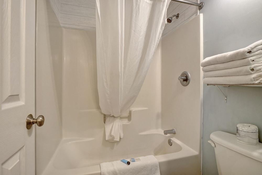 Tiffany's Motel & Condos photo 27