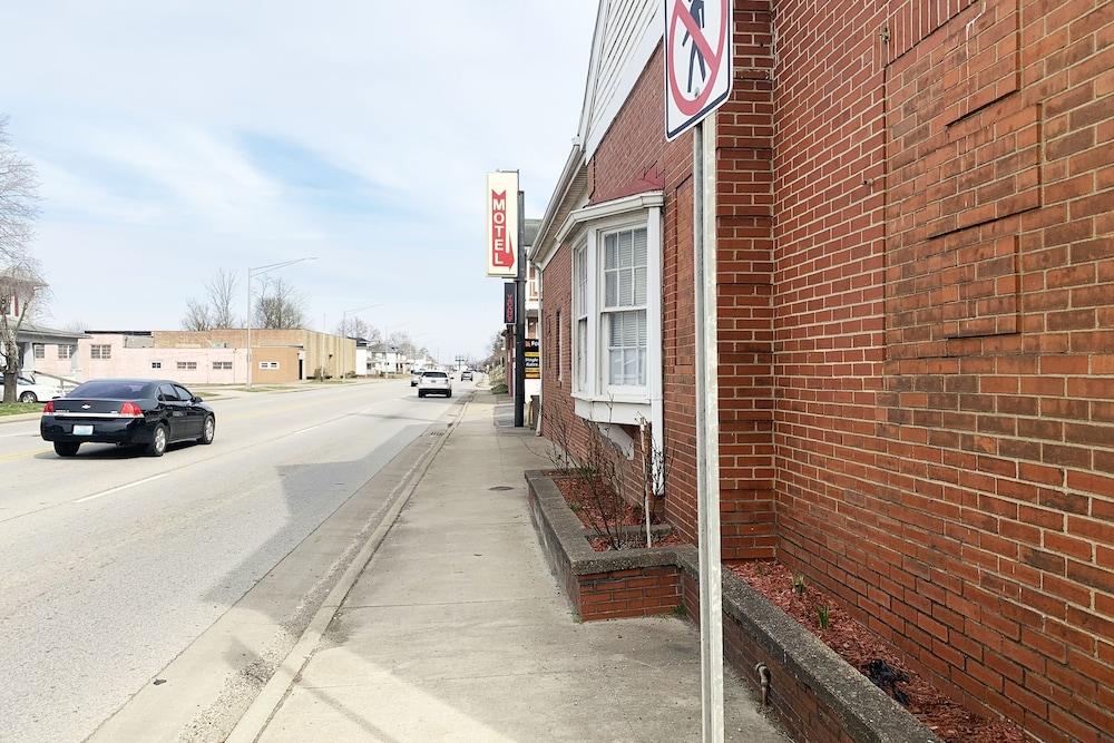 Four Keys Inn photo 7