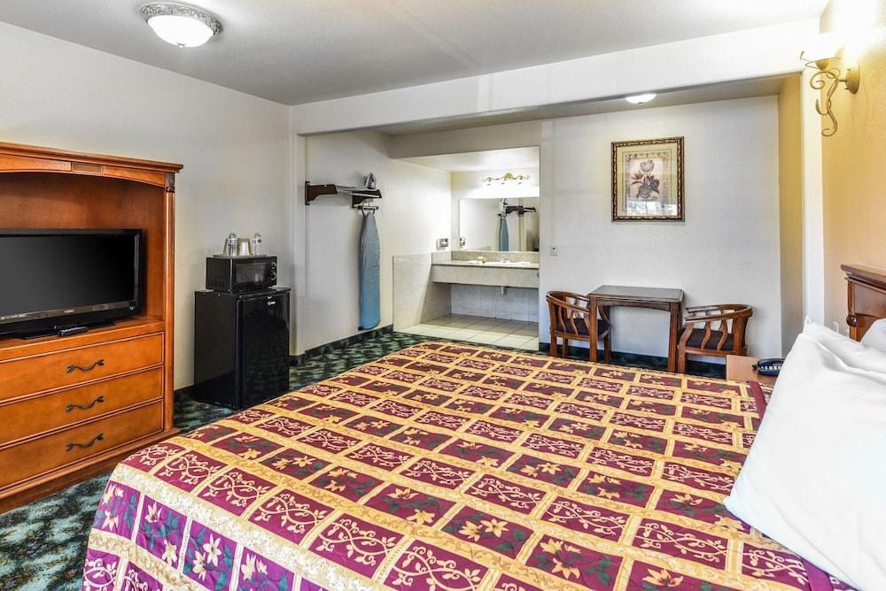 Sunset Motel photo 21