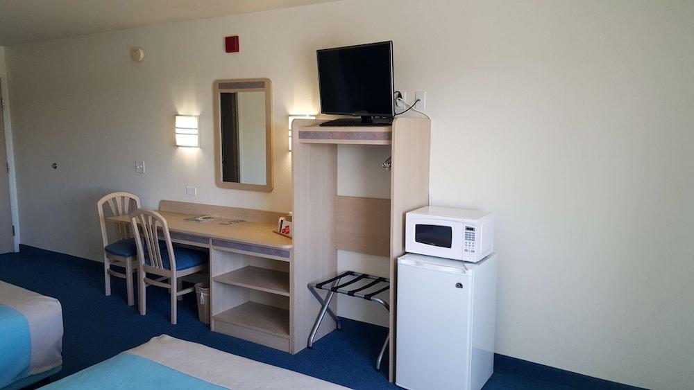 Motel 6 Las Cruces, NM - Telshor photo 14