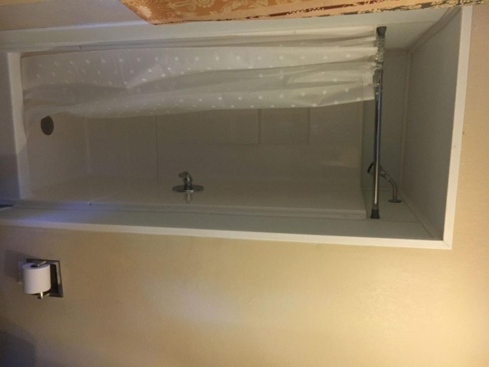Pelican Inn and Suites photo 12