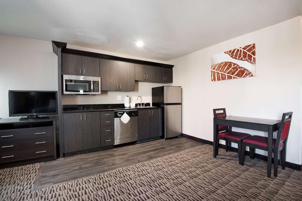Hawthorn Suites by Wyndham Las Vegas/Henderson photo 13