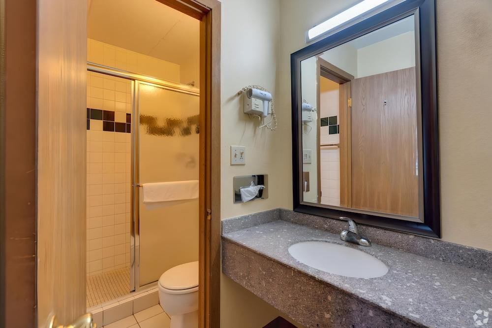 I-80 Inn & Suites photo 18
