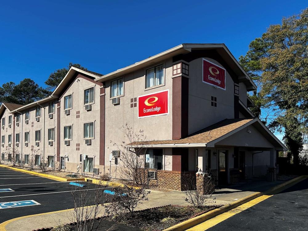 Econo Lodge Spring Lake near Fort Bragg photo 21