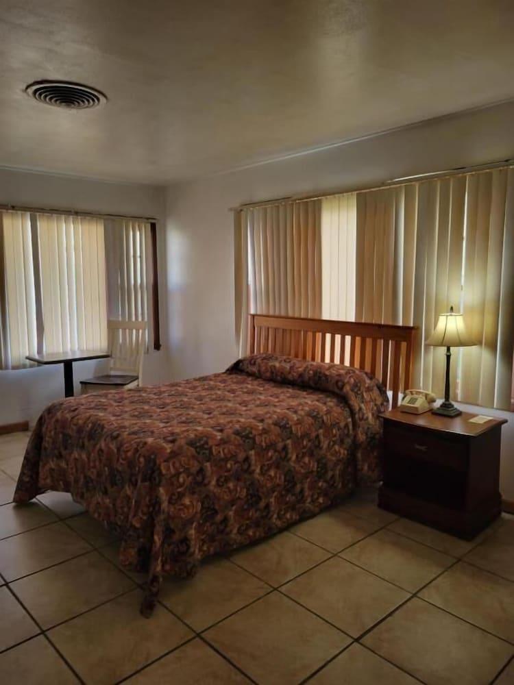 Daniel's Motel photo 22