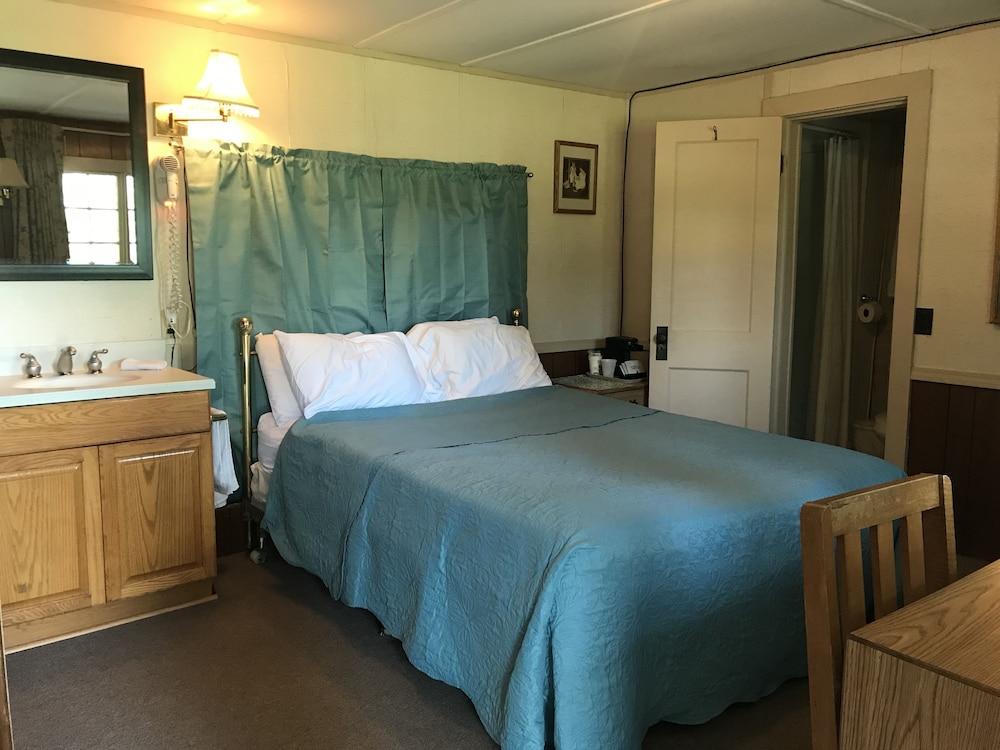 Chamber Lane Motel photo 52
