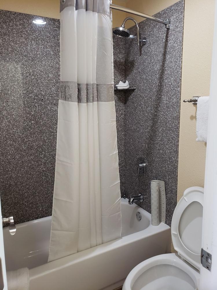 Taylor village inn and suites photo 15