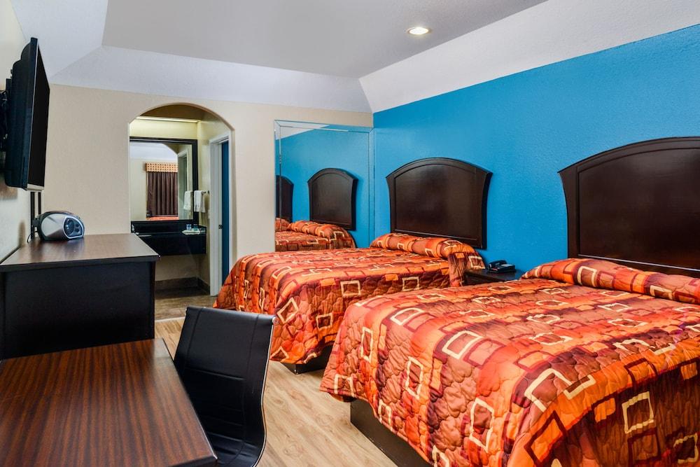 Scottish Inn & Suites Highway 6 South photo 17