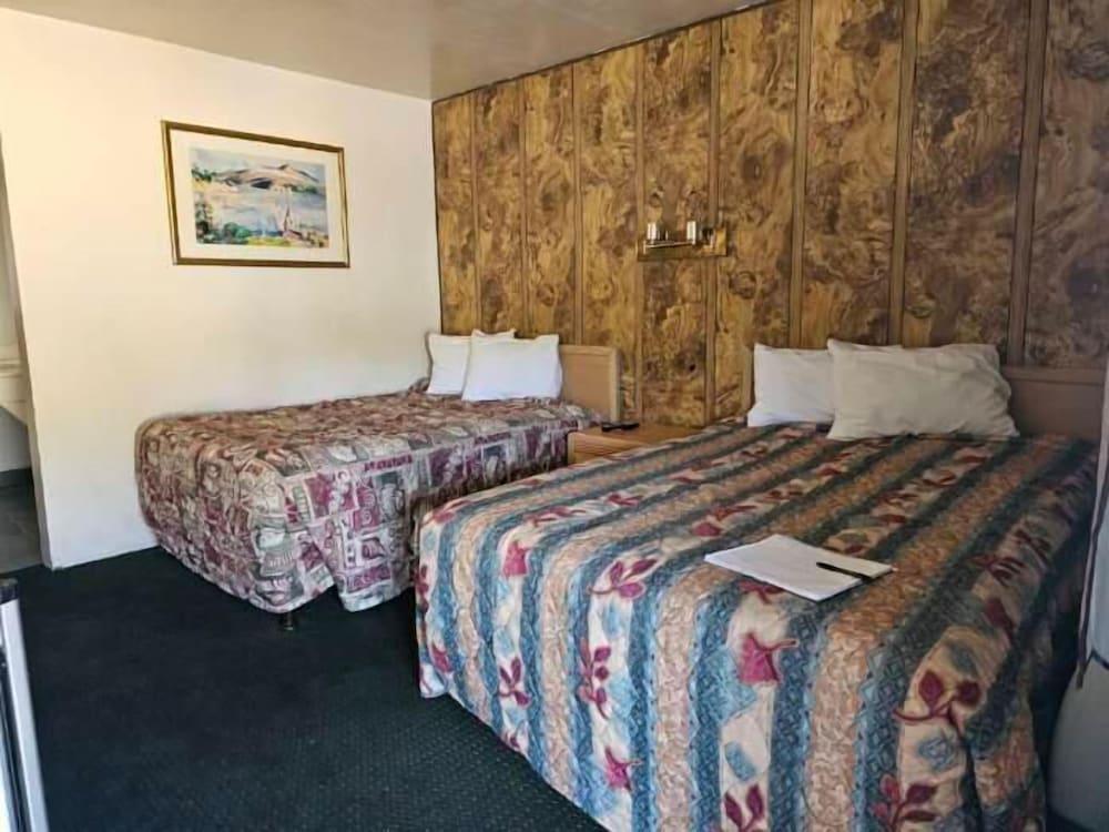 Discovery Inn Near Six Flags Vallejo Napa Valley CA photo 4