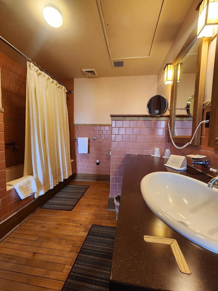 Roycroft Inn photo 11