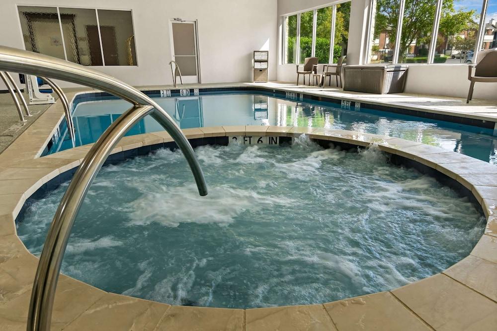 Comfort Suites Granbury photo 27