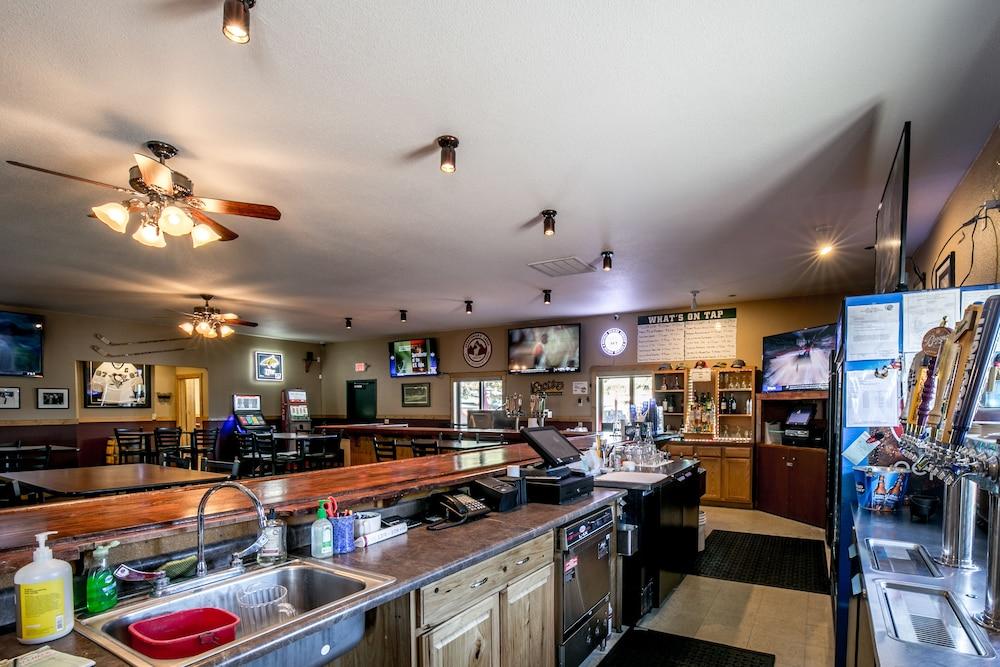 Sportsmans Lodge photo 76