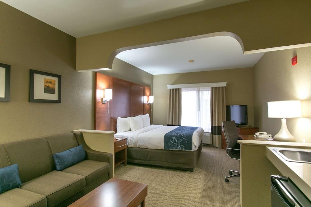Comfort Suites Austin NW Lakeline photo 40