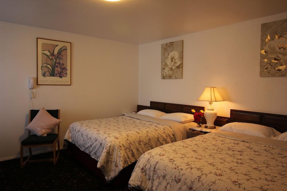 Mariner's Cove Inn photo 13