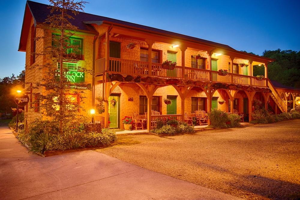 Hemlock Inn photo 9