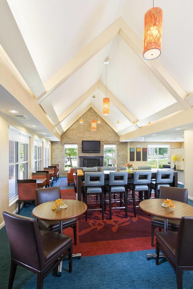 Residence Inn Cedar Rapids photo 16