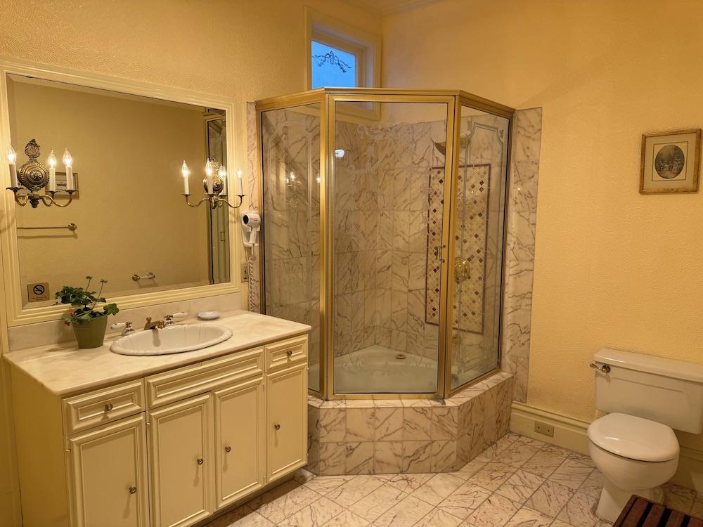 Nob Hill Inn photo 33