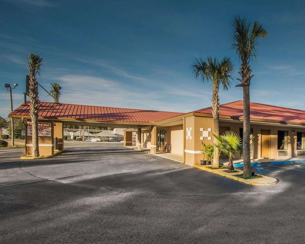 Econo Lodge Defuniak Springs I-10 photo 28