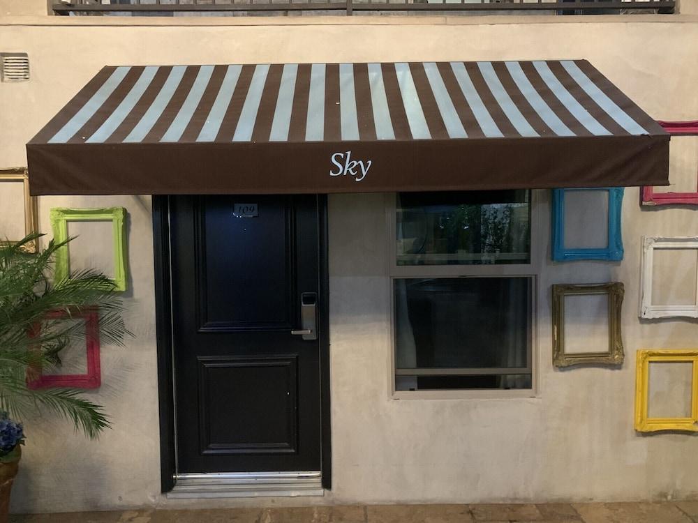 L.A. Sky Boutique Hotel photo 65