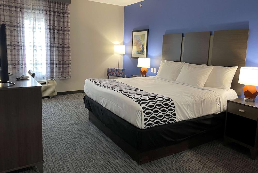 La Quinta Inn and Suites by Wyndham Schertz-San Antonio-Selma photo 6