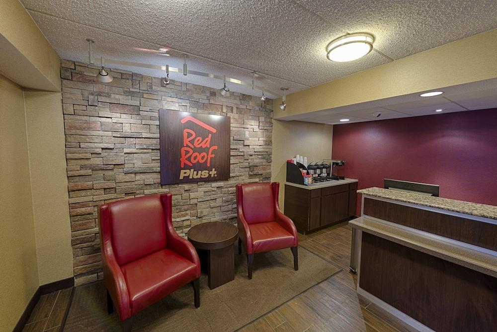 Red Roof Inn PLUS+ University at Buffalo - Amherst photo 2