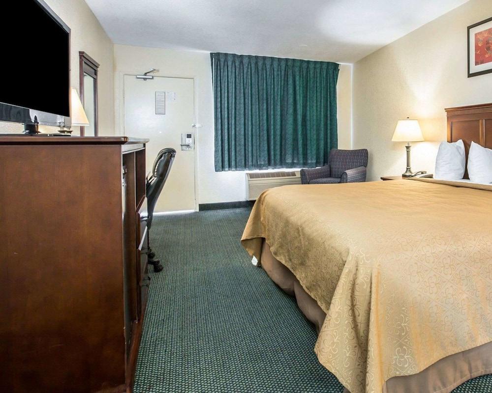 Quality Inn San Diego I-5 Naval Base photo 21