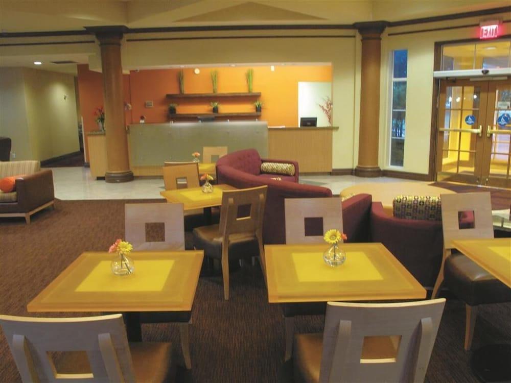 Holiday Inn Express & Suites Memphis East by IHG photo 19