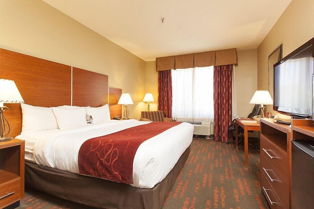 Holiday Inn Express & Suites Santa Fe by IHG photo 5