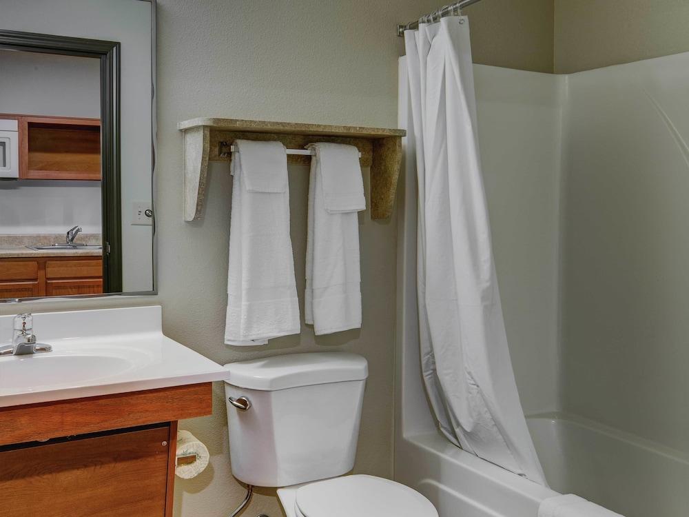 WoodSpring Suites Denton photo 28