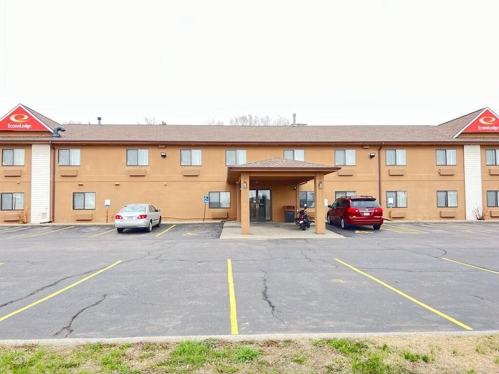 Econo Lodge Oacoma - Chamberlain West photo 99