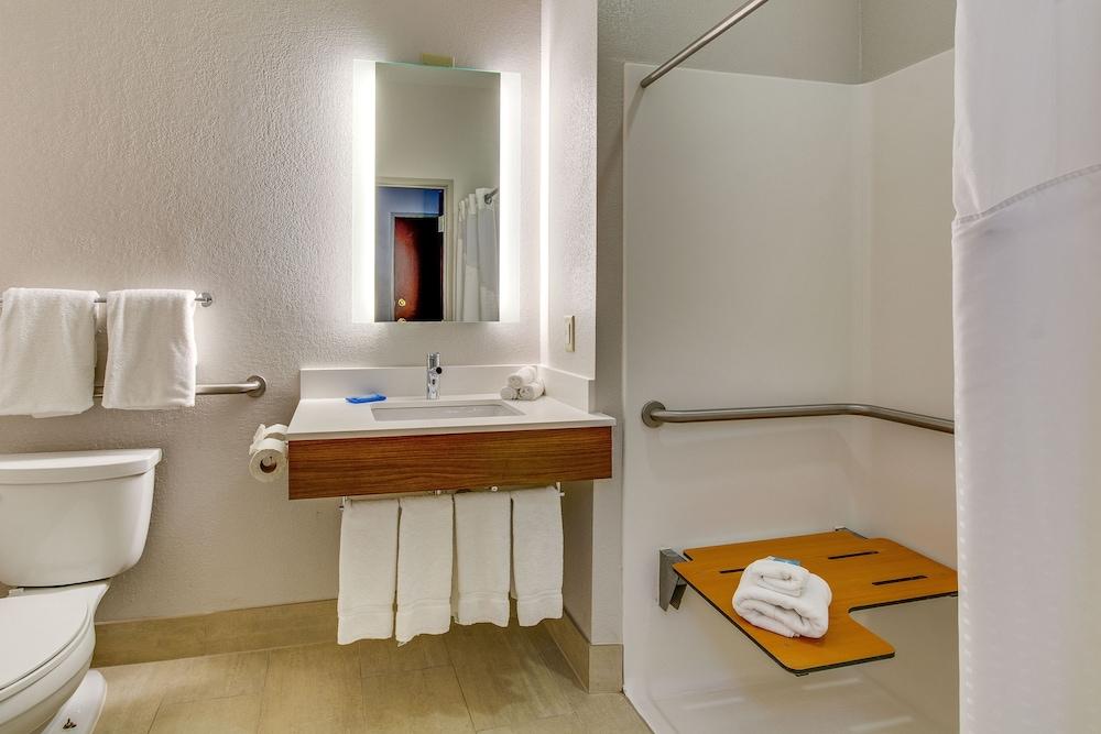 Holiday Inn Express Vincennes by IHG photo 9