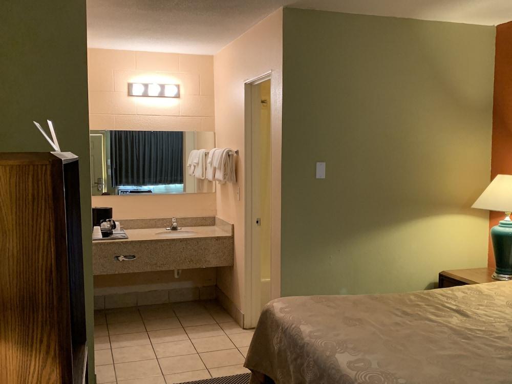 Executive Inn photo 21