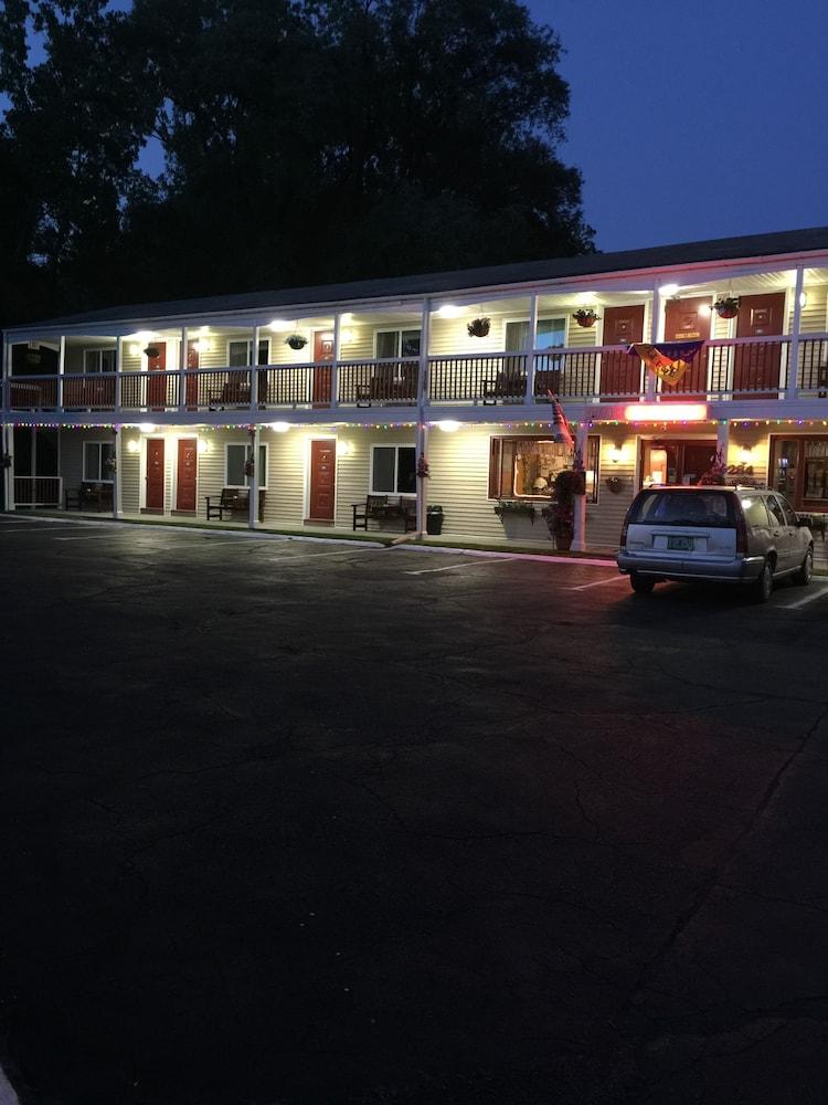 Cozy Corner Motel photo 70