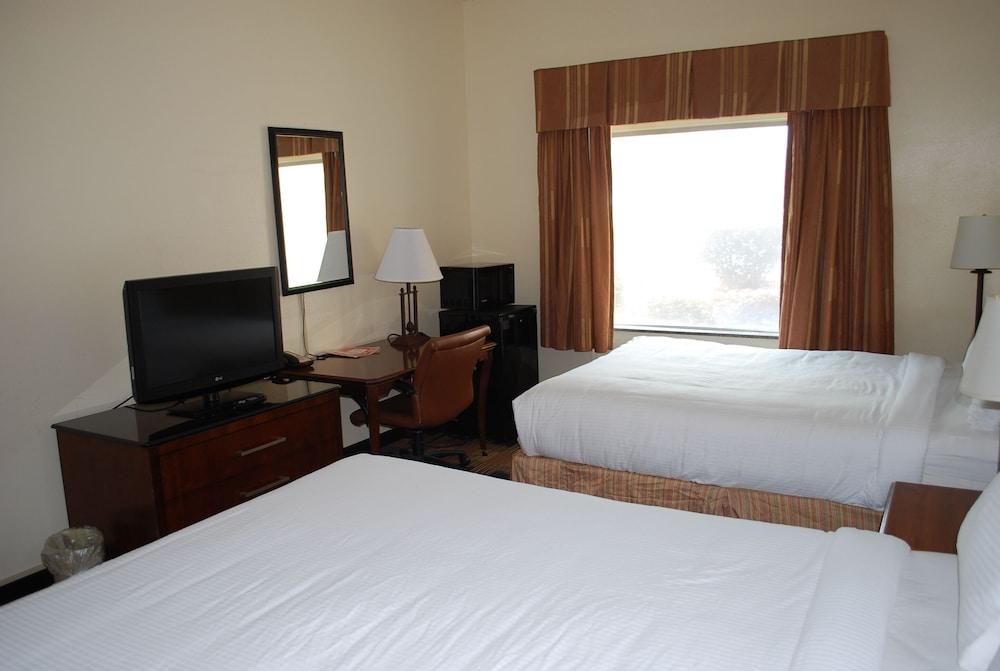 Jameson Inn and Suites Riverdale photo 43