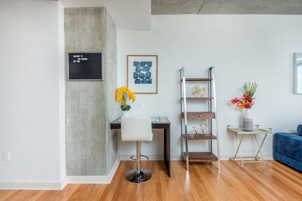 CHIC COLLECTION by NOHOTEL on 6th Street photo 54