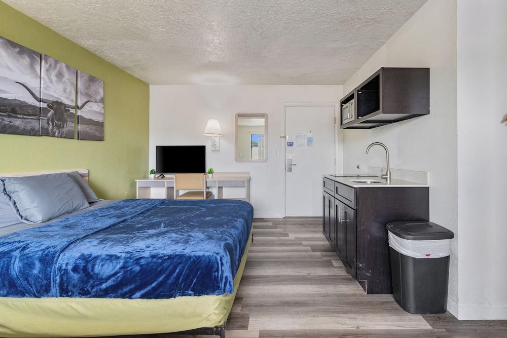 Evanston Inn Extended Stay photo 39