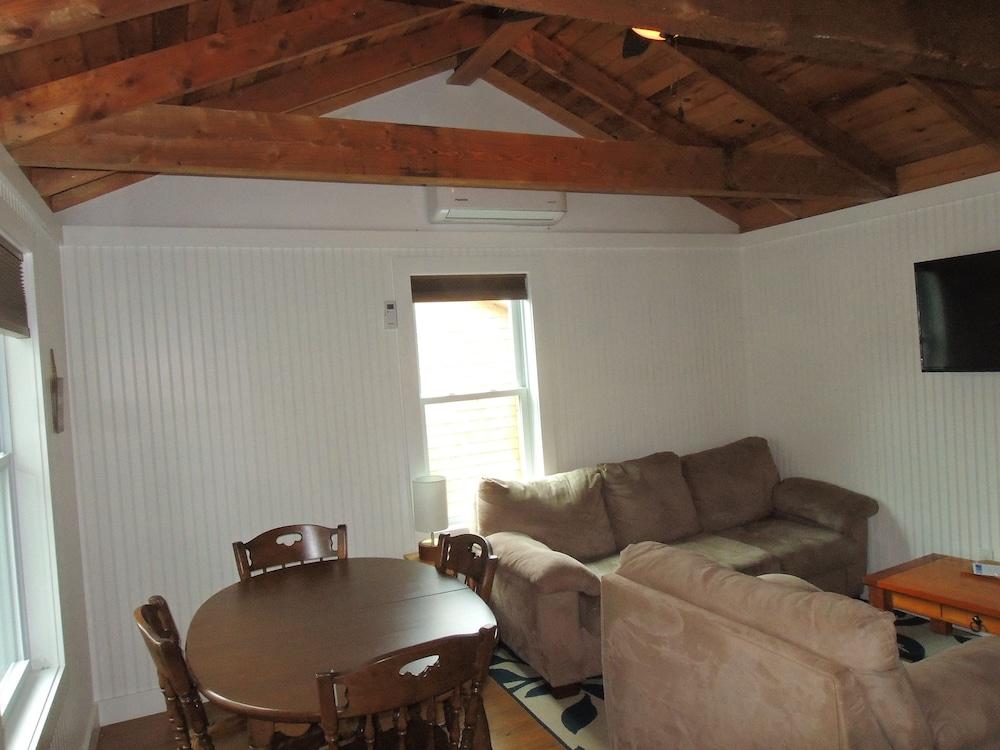 Shorelands Guest Resort and Cottages photo 33