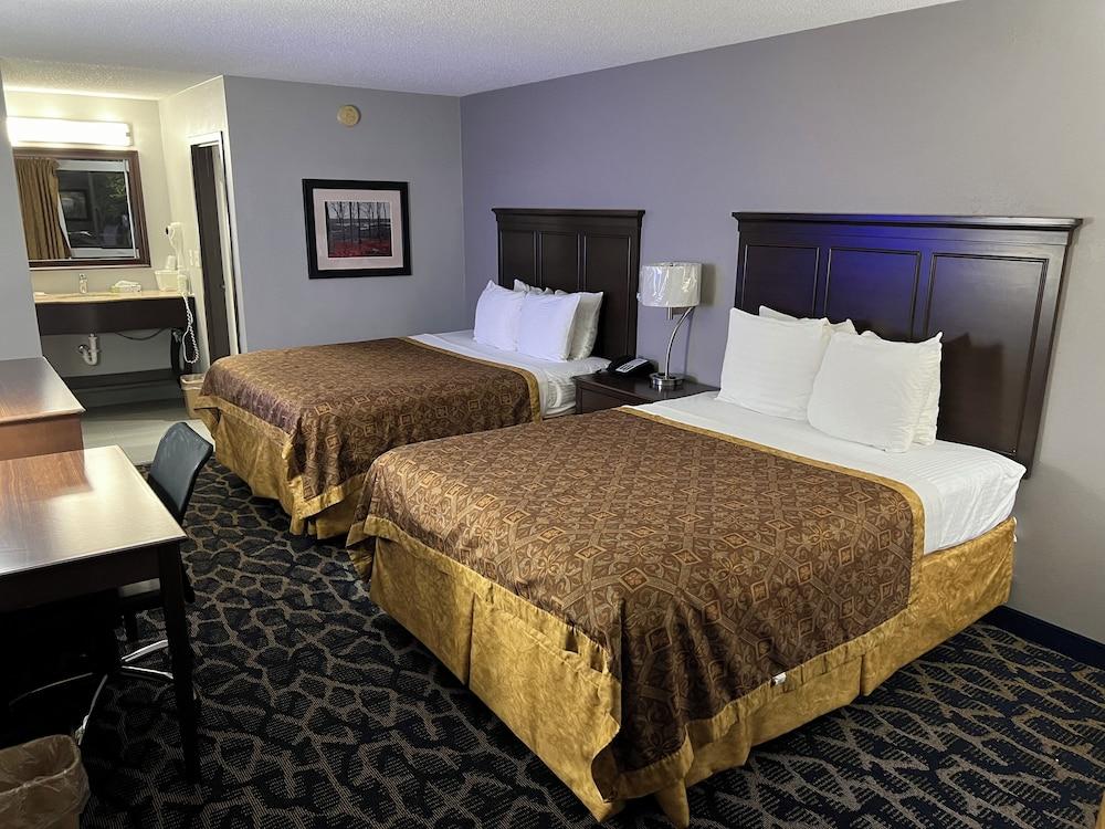 Greenlight Inn & Suites photo 3
