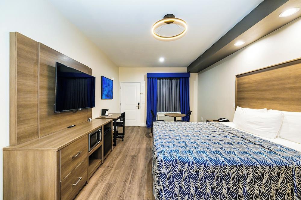 Palace Inn Blue Edgebrook photo 5