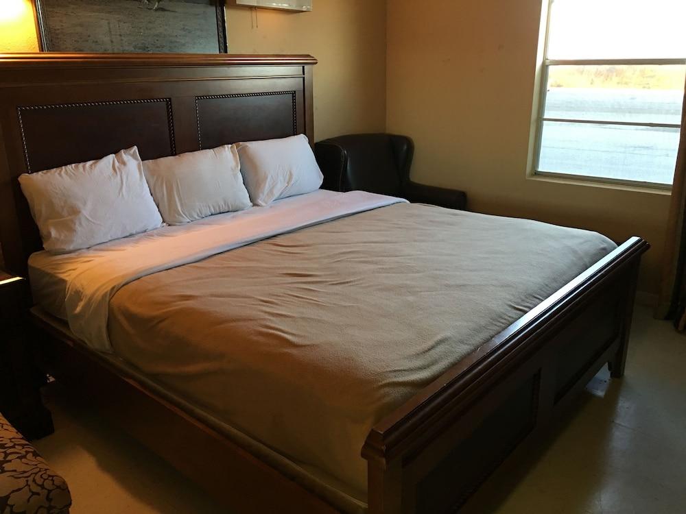 Reddy Inn and Suites photo 24