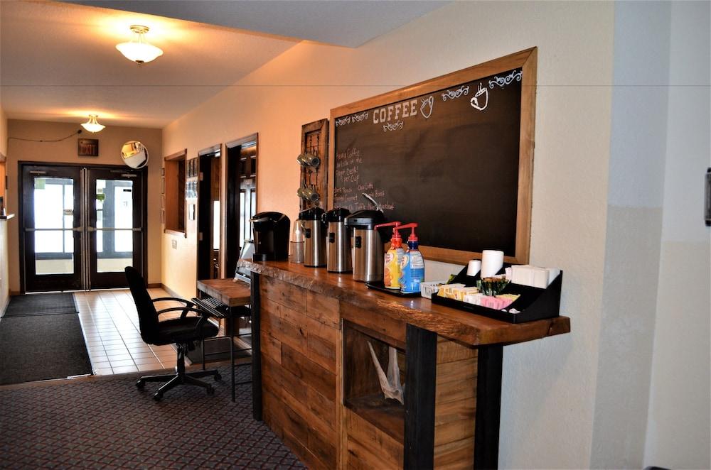Americas Best Value Inn Marquette photo 38