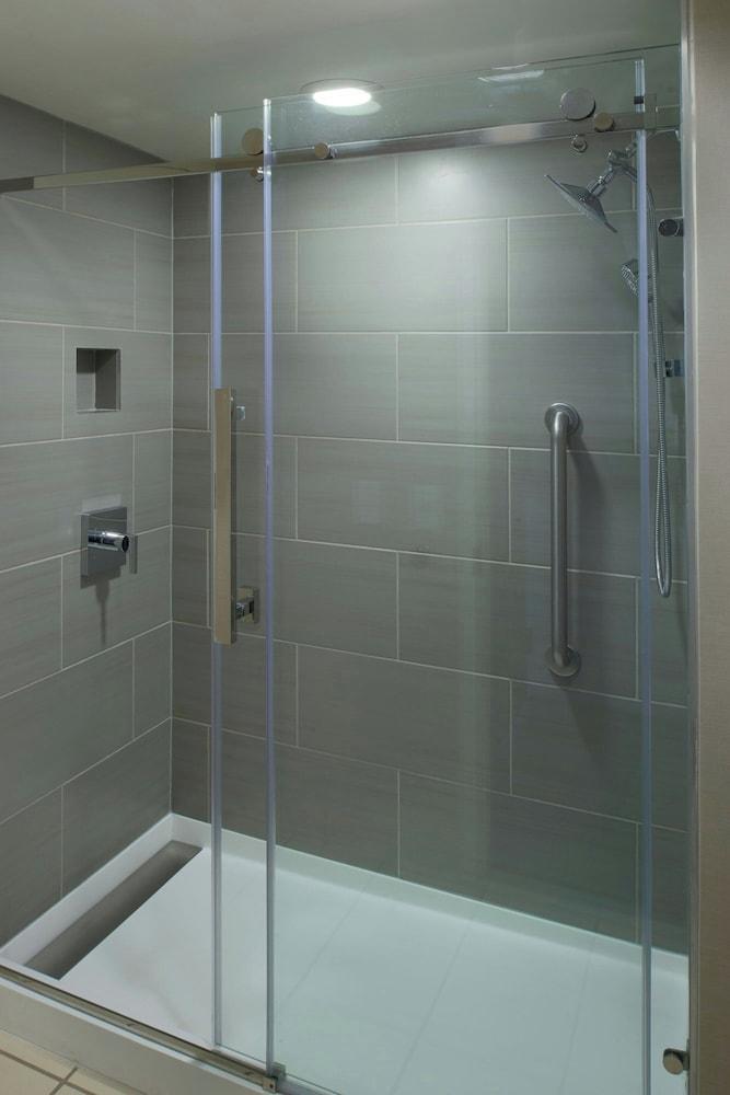 Marriott East Lansing at University Place photo 6