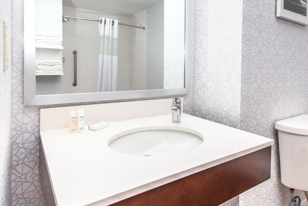 Hampton Inn Deadwood at Tin Lizzie Gaming Resort photo 23