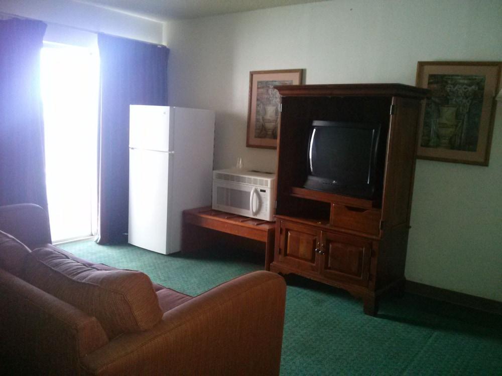 Val U Stay Inn and Suites photo 6