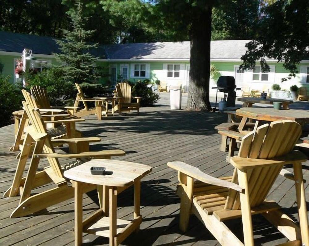 The Pines Motorlodge photo 17