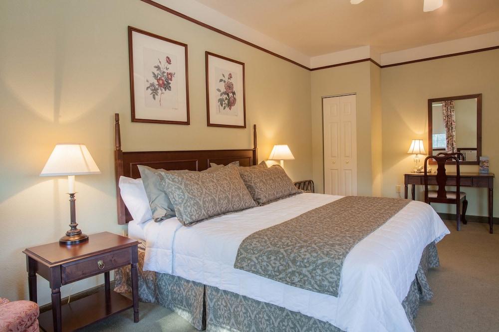 Rivers Edge Resort photo 2