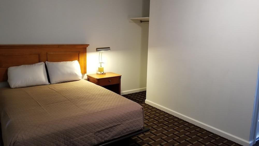 Budget Inn Breezewood photo 4
