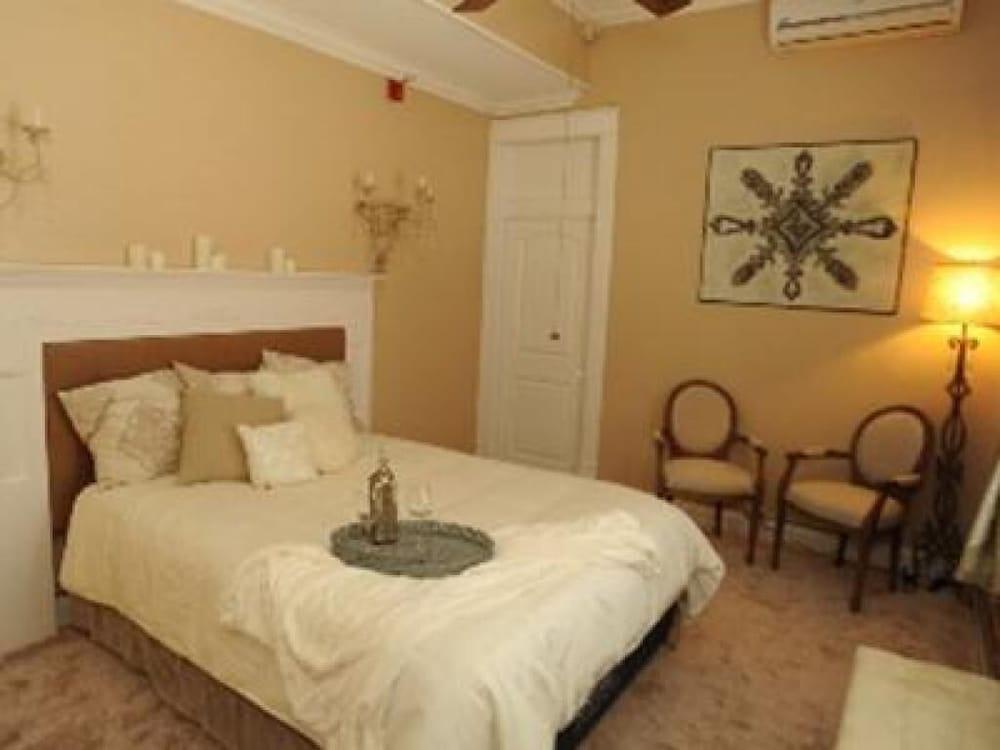 Hamilton House Inn photo 19