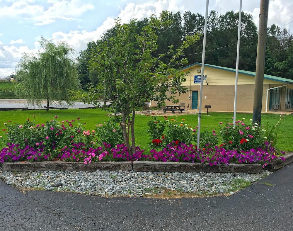 Americas Best Value Inn Heflin photo 29